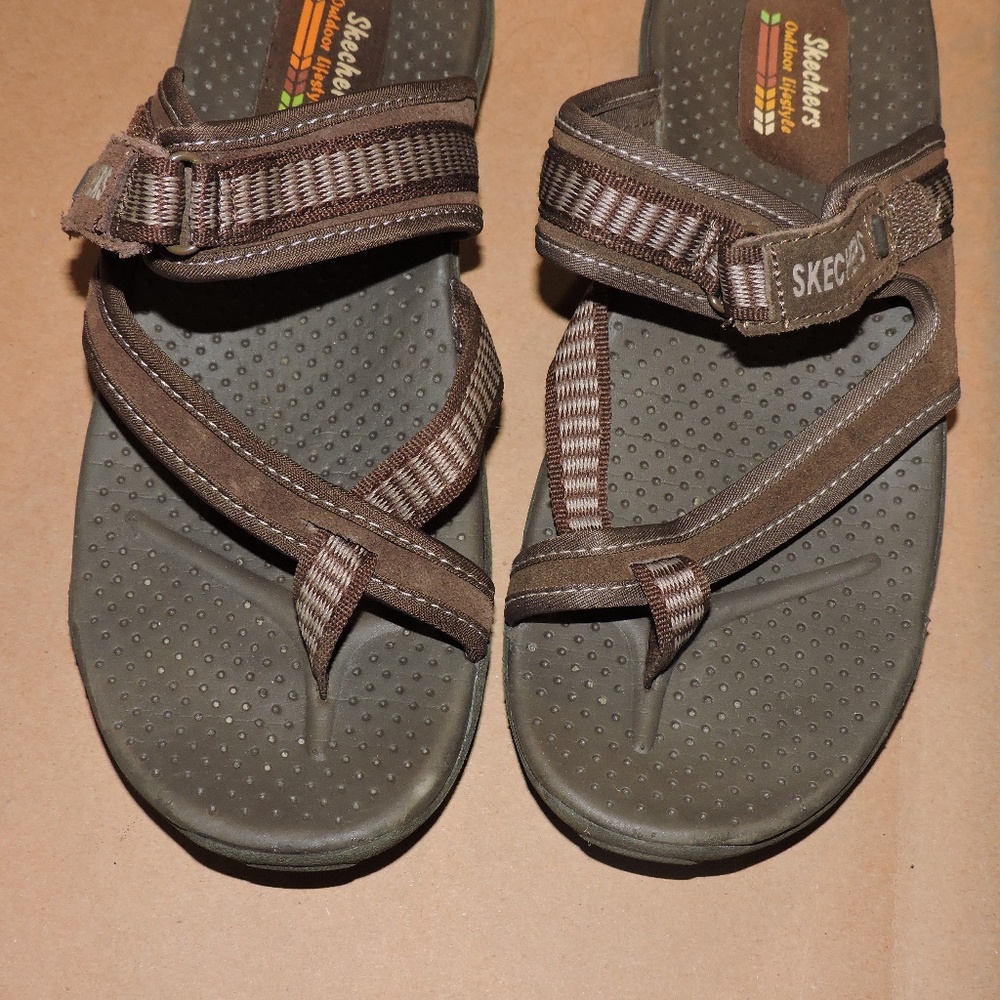 Sporty athletic sandals